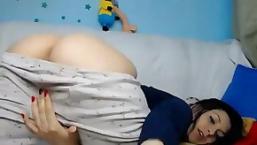 Horny Babe Enjoys Dildoing In Bedroom