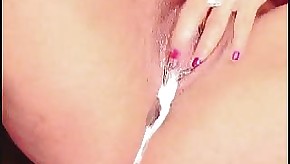SHE CUMS ALL OVER !!!