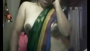 40yr old Sexy Desi Aunty Dances and Plays on Webcam